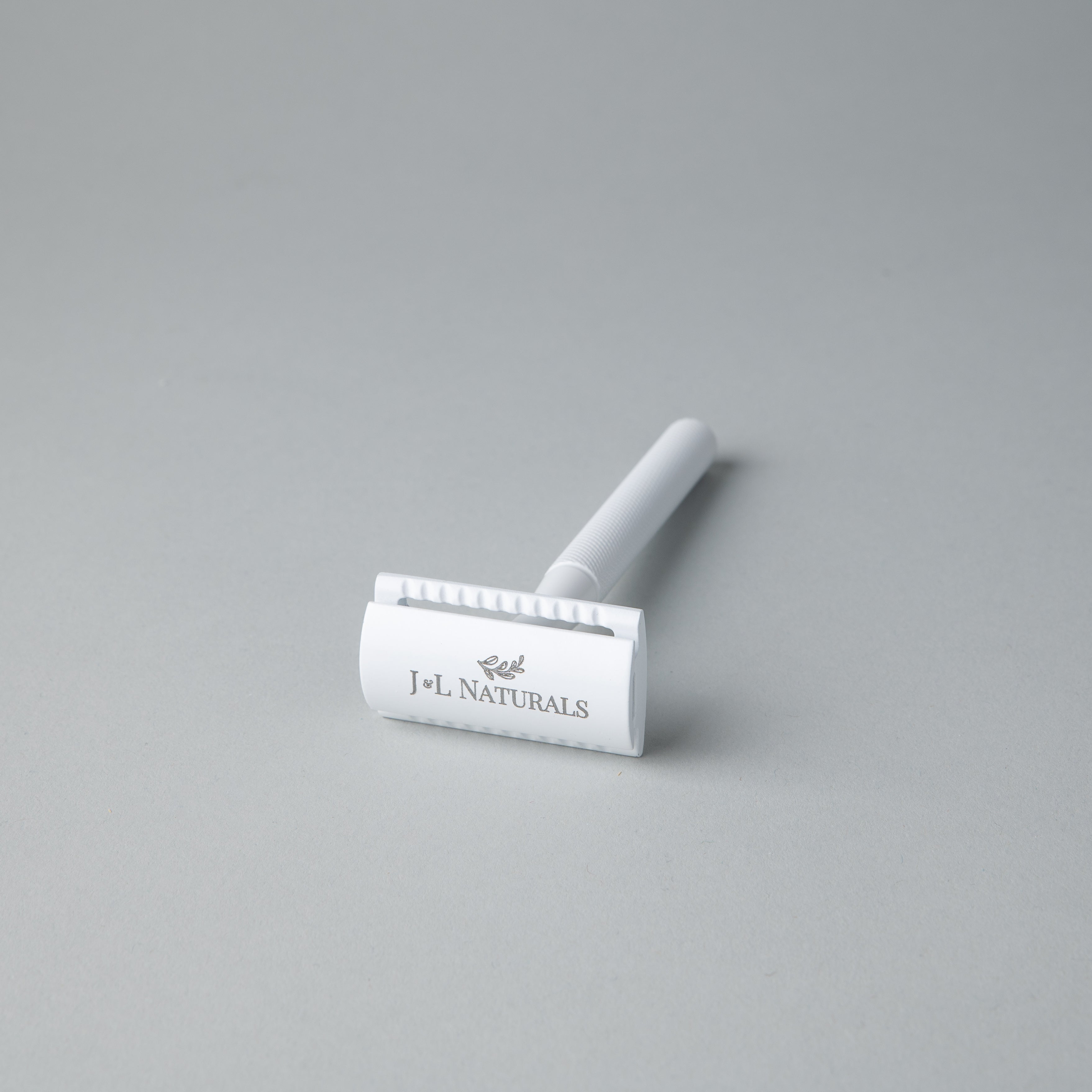 J&L Naturals: Safety Razor