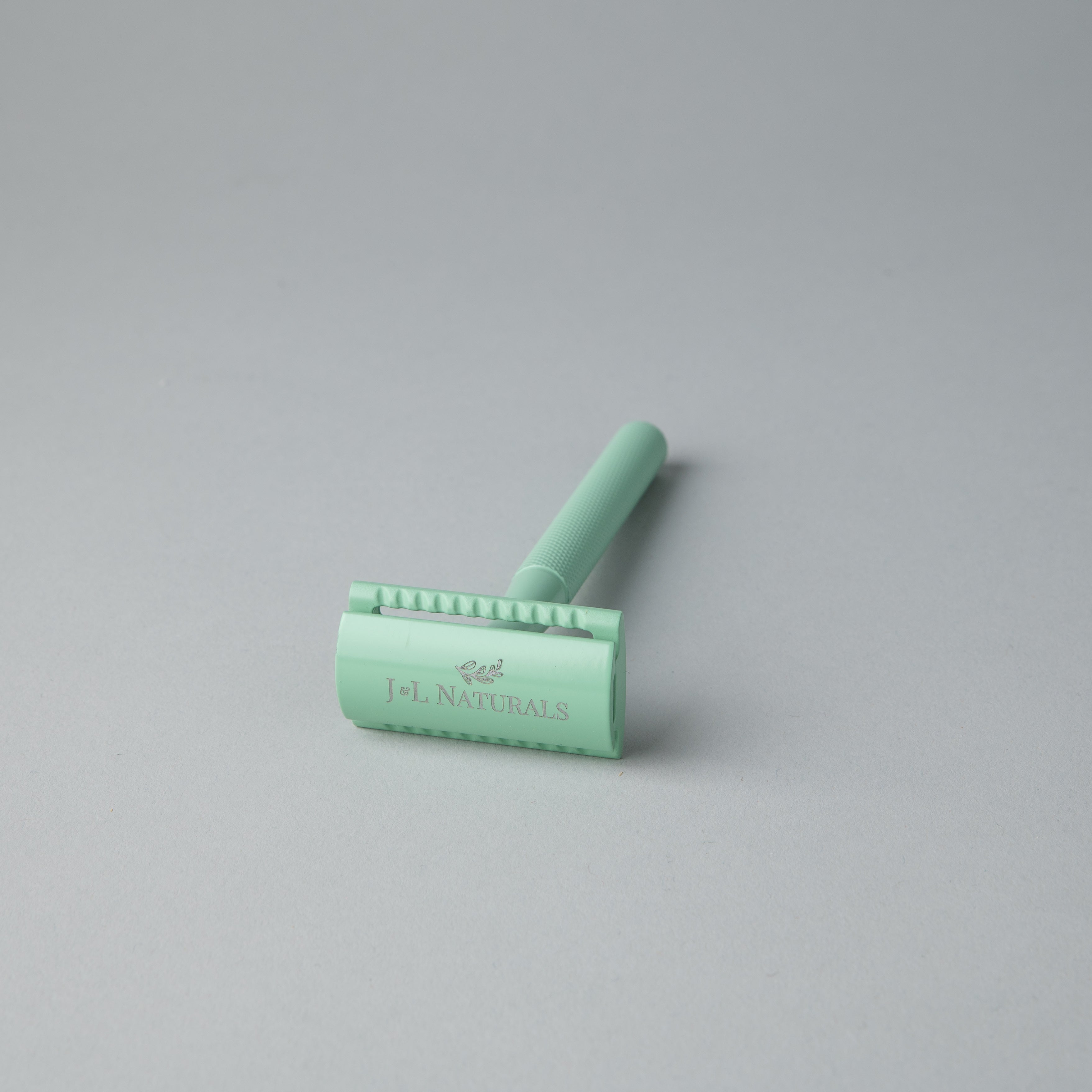 J&L Naturals: Safety Razor