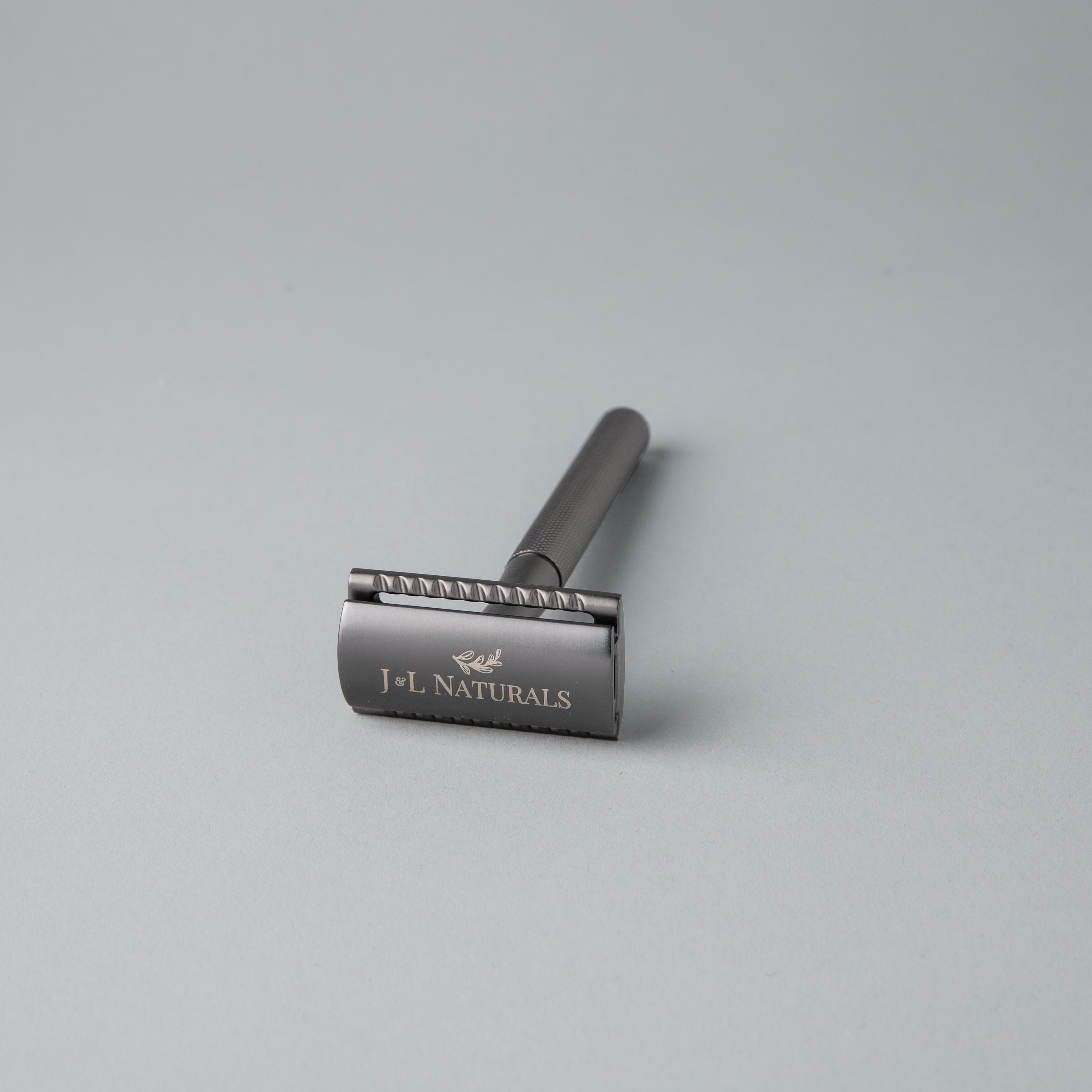 J&L Naturals: Safety Razor